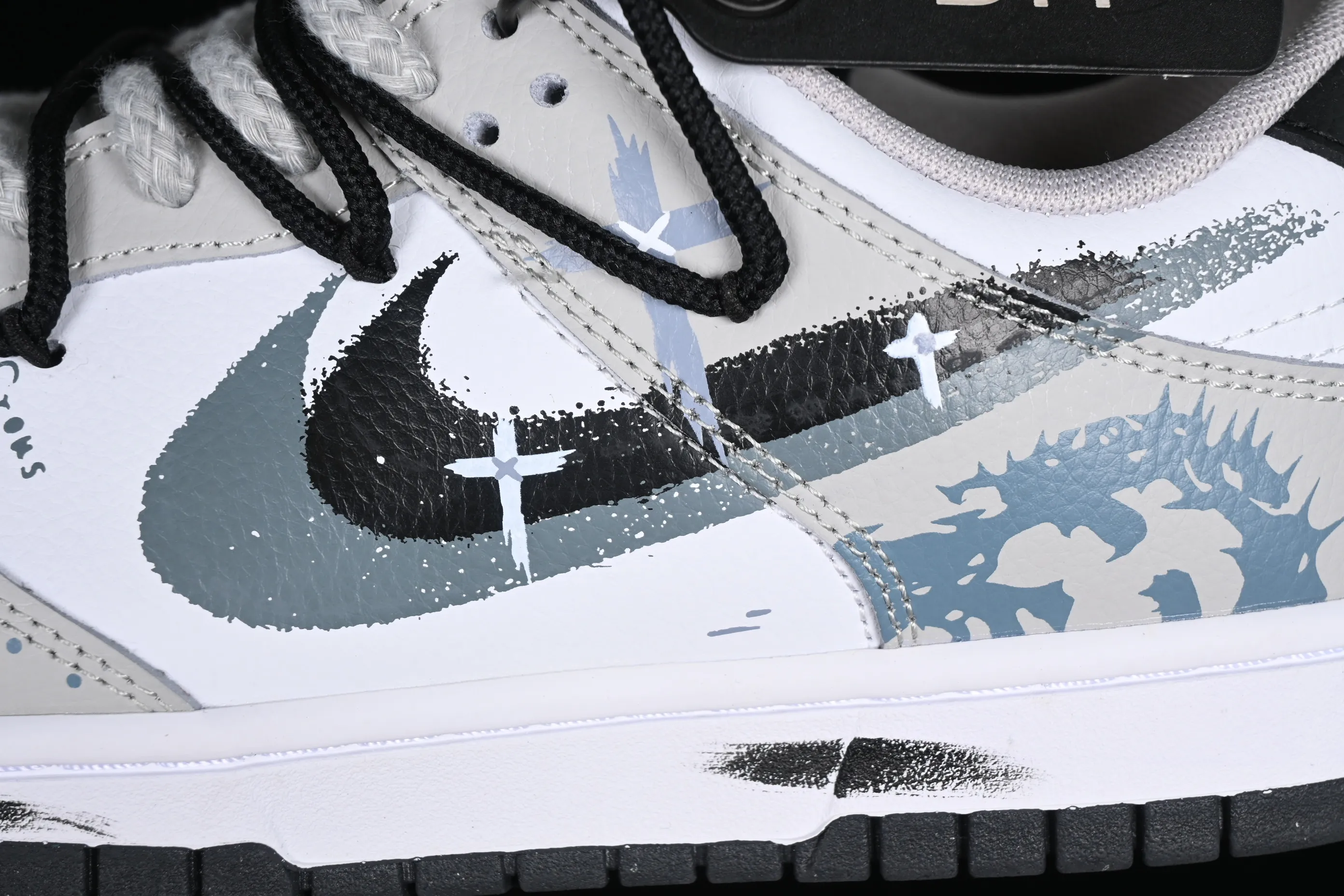 All categories Nk SB Dunk series Nk SB Dunk Low Low-top sneakers Nk Dunk Low Brush graffiti Black and white gray cross SB strap low-top casual sneakers FD0661-100